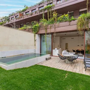 Apartamento Hidden Pearl W/ Patio & Pool By Lovelystay, Lisboa
