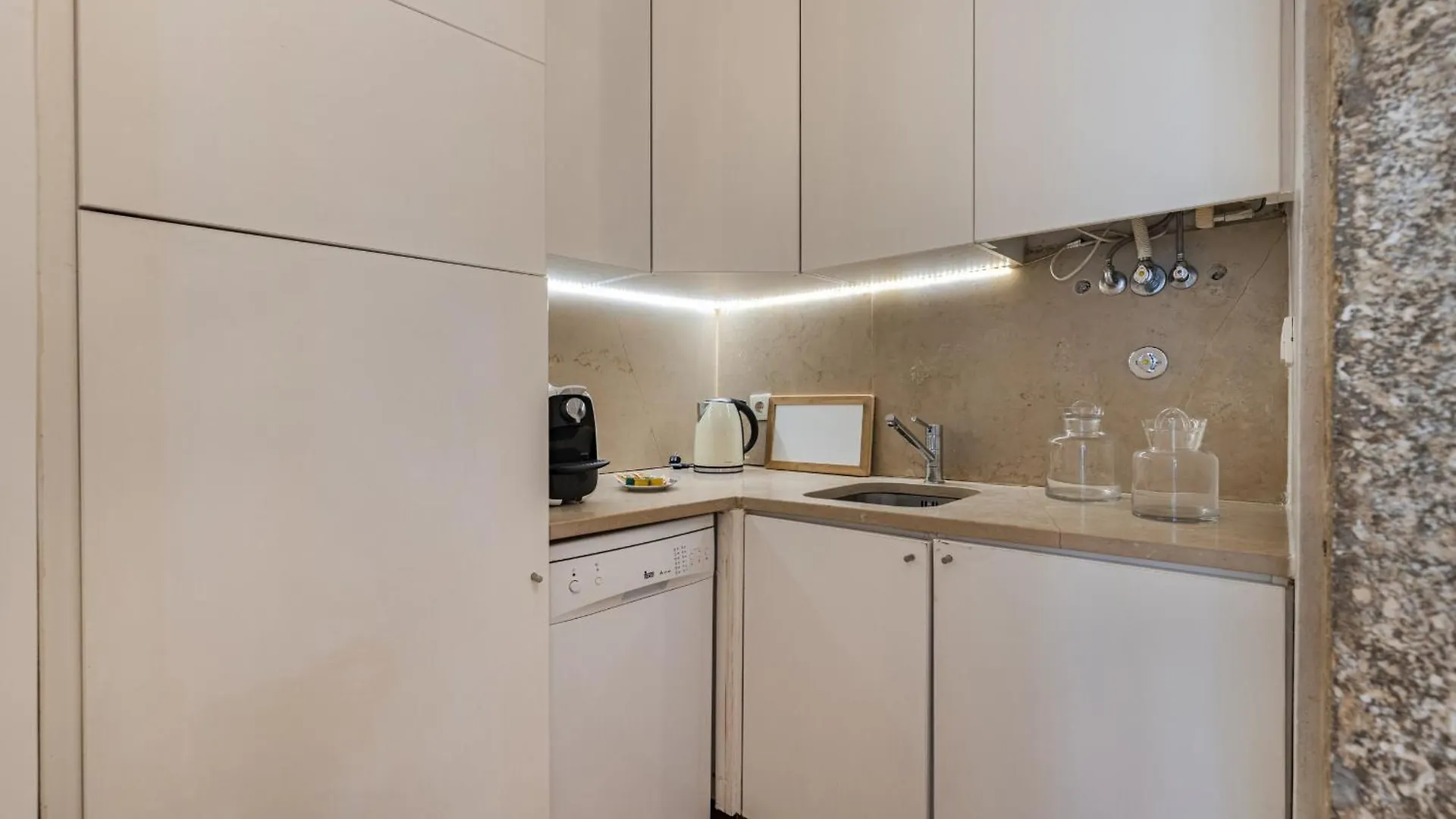 Downtown Retreat Apartment Lisbon Portugal